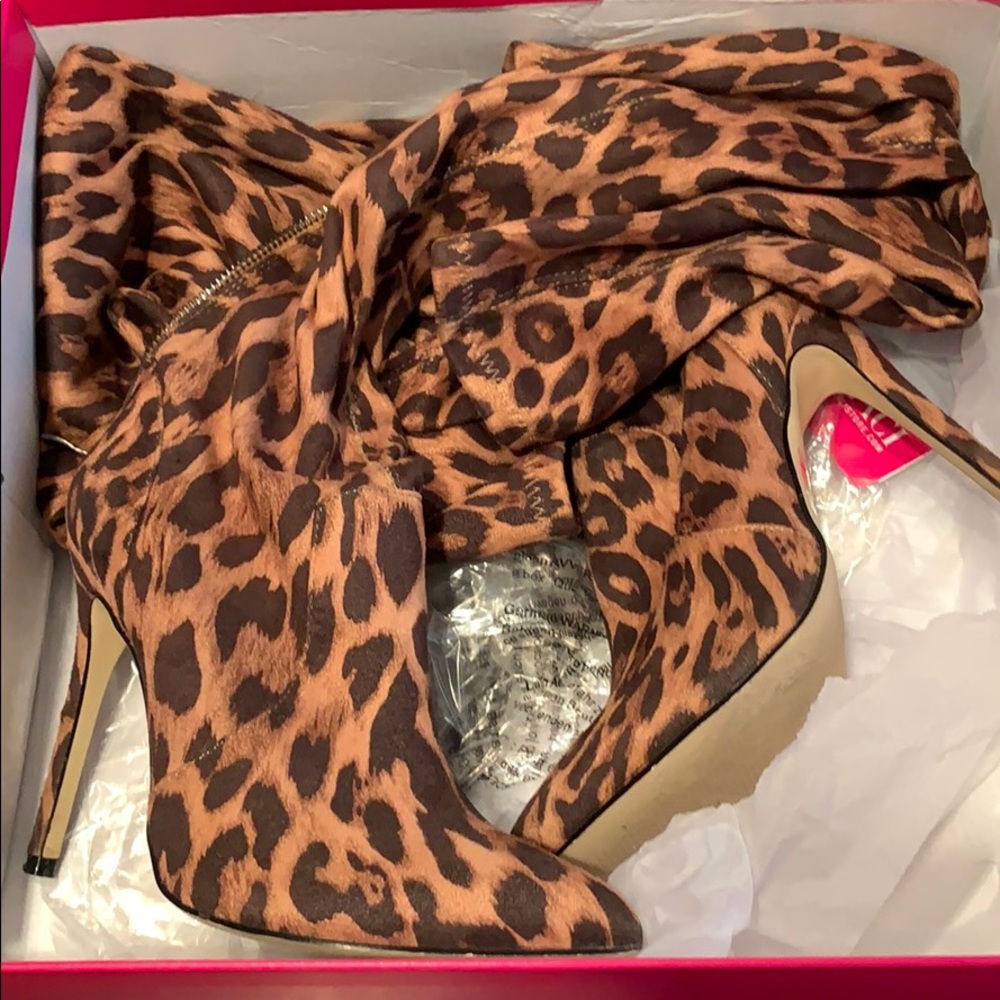 Shoe dazzle heels